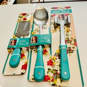 The Pioneer Woman Teal Meat Tenderizer, Spoon, Cooking Utensi& Coarsely NWT! ♥️